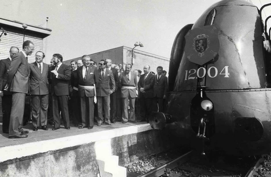 1985, la SNCB fête ses 150 ans. Quatre ans plus tard, elle envisagera son passage au 21e siècle.